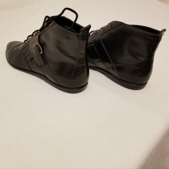 Connie Women’s Foxy Black Leather Booties   8 ½ AA - Picture 7 of 8